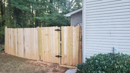 Quiet Getaway in Perfect location... Plenty of room for friends and family Отели рядом с достопримечательностью «Университет Северная Каролина в Шарлотт»