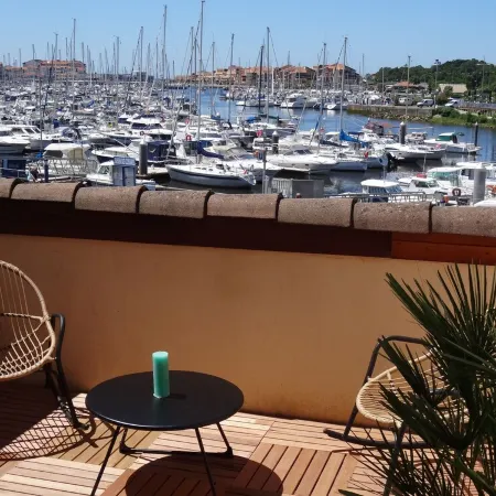 Studio with terrace facing the port of Capbreton
