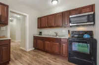 WL1  Mins to Downtown! SA Top Attractions 2BR 1B