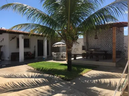 SEASONAL BEACH HOUSE<br> Отели рядом с достопримечательностью «Paripueira Beach»