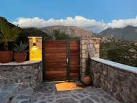 Detached comfortable stone house with wonderful views 10 min from the sea