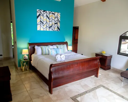 Perfect Location, Walk to Beach, Infinity Pool, Luxury Decor, Fast Free Wifi! Hotels in Dominical