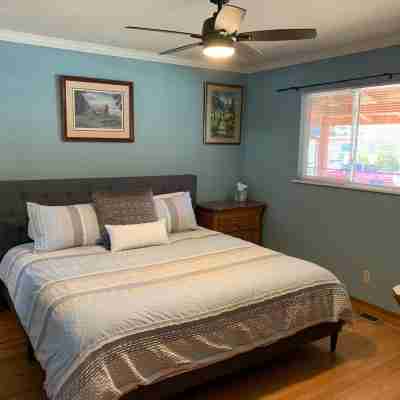Centrally Located in the Heart of Wine Country! Rooms