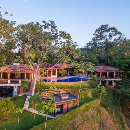 Casa Sea Breeze- Luxury OceanView Estate+50' Infinity Pool on 100 Acres Отели в г. Савегре