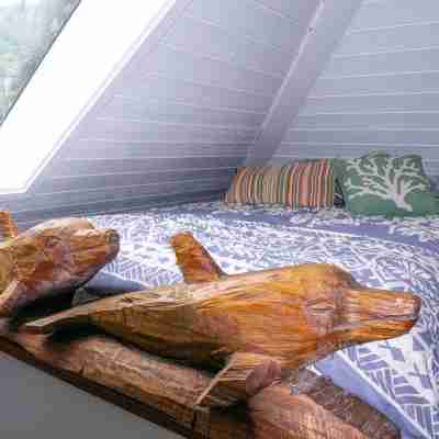 Romantic Cottage, Private Acre of Paradise, View! Pool! Rooms