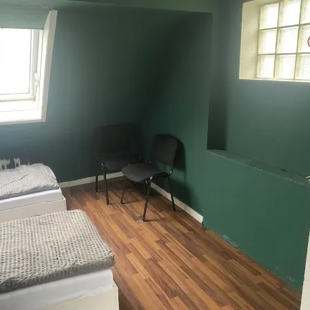 Unterkunft .3 Schlafzimmer, Esszimmer,küche, Bad. 30 Minuten Nach Frankfurt