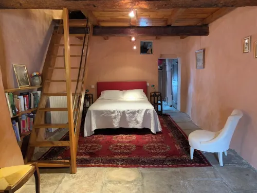Charming village house, between vineyards and garrigue