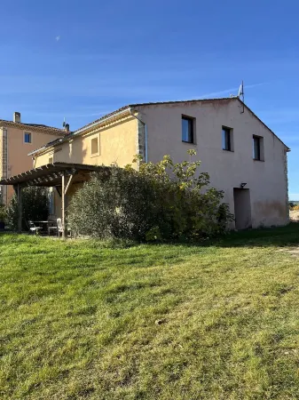 AIX EN PROVENCE BEAUTIFUL BASTIDE NEAR LUBERON, BREATHTAKING VIEW !!! Отели рядом с достопримечательностью «Chateau La Coste en Provence»