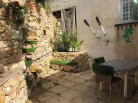 In Villa Beautiful Air-Conditioned Duplex Poolside/Garden 4 Adults+Garage. Route des Crêtes 주변 호텔