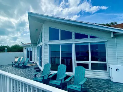 Amazing Beach Home on the Water with Pool