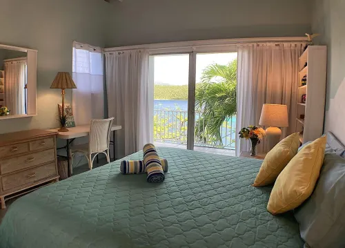 Spectacular Beachfront Villa. Great Snorkeling, Kayaking, Sunrise & Sunset Views Hotels in Central