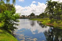 Just renovated! Best condo in Jupiter, Walk to the beach!