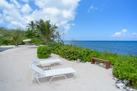 50% Off 4th Night! Private, Quiet Oceanfront Home, Wrap-Around Screened Porch.