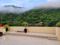 2/3Private Riverfront House-ocean/mountain view-Private Roof-3 min walk to beach