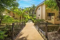 Ocotal Beach House - Family Friendly & Only a Block To The Beach!