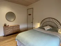 Alloca Beach Shack - Contemporary take on a 1950's beach shack