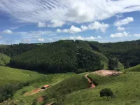 Very charme and comfort in the rock, in the paradise of Cunha.