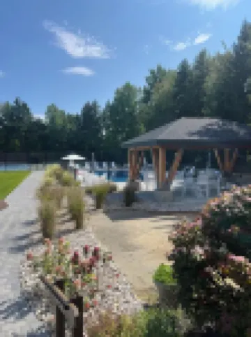 Perfect for family getaway, across from Mount Snow Mountain- Sleeps up to 12!