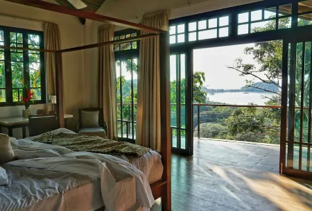 Ultra Luxury Balinese Style, Private Pool, Theater, Game-room Отели рядом с достопримечательностью «Manuel Antonio»