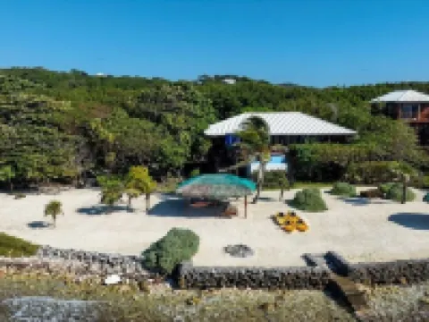 Coral Beach Retreat – Private Beachfront Escape Hotels in First Bight