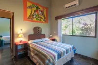 Jungle and Ocean Paradise, Infinity Pool, 4BR/3BA - Private location!