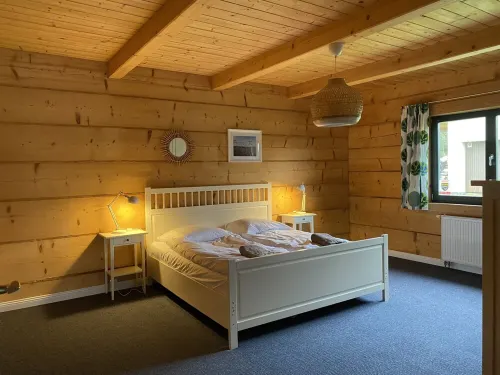 Luxury wooden house with large garden in the middle of nature, with sauna / whirlpool