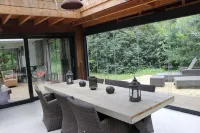 Child-friendly bungalow in the forest, near a beautiful swimming lake Hotels in Vilsteren