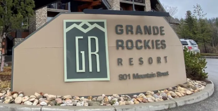 Family friendly 2BR/2BA condo - Sleeps 6 - Views & location!!