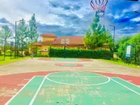 A comfy retreat in the heart of Orani, Bataan Hotels in Orani