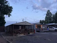 The Hut.  Cozy 2-bedroom mobile home on peaceful Reelfoot Lake with boat shed