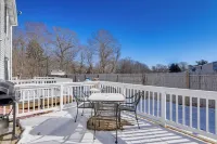 Niantic Duplex w/ Deck < 1 Mi to Beach + Boardwalk - Wifi