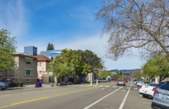 Pet-Friendly Apartment 1 Mi to Lake Merritt!