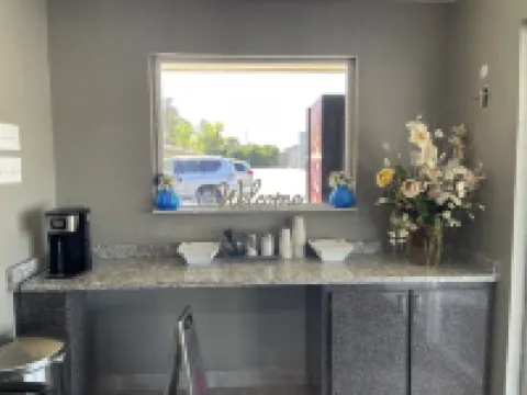 Driftwood Inn - Lake City