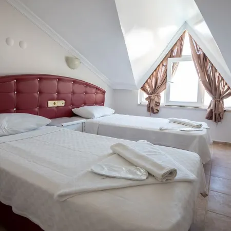 Basil's Apart Hotel