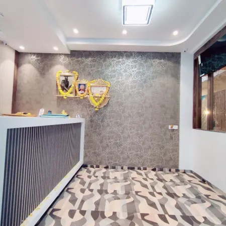 Hotel Everest Residency