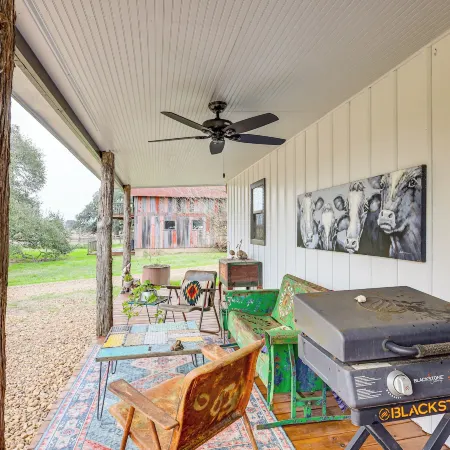 Large Yard + Pond: Fayetteville Rural Retreat