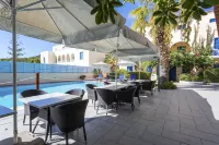 Vanas Apartments - Pools