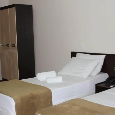 Pinheiros Hotel Hotels near Setor Aeroporto