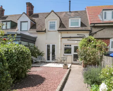 3 St Cuthberts Garth Hotels in Bamburgh