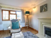 Adelaide Cottage Hotels in Mapleton