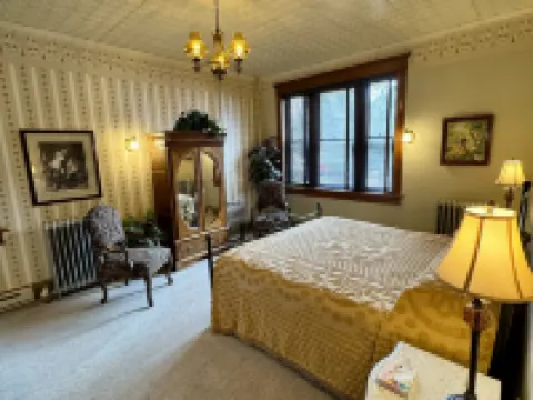 Cripple Creek Hospitality House Hotels in Teller County