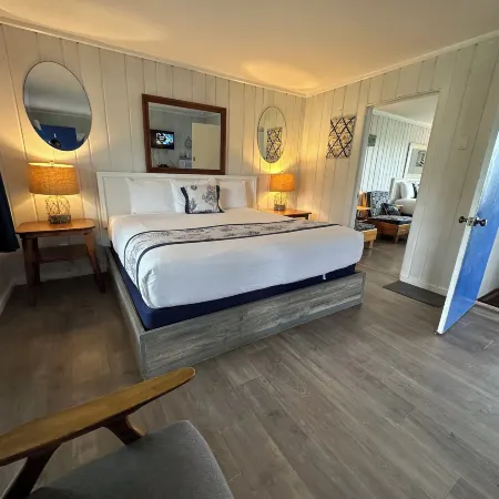 Tillicum Beach Motel - Formerly Deane's Oceanfront Lodge