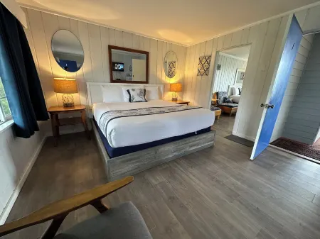 Tillicum Beach Motel - Formerly Deane's Oceanfront Lodge Отели рядом с достопримечательностью «Яхайк Трейл»