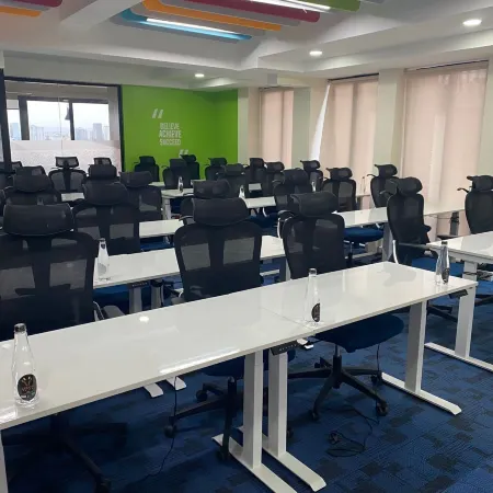 Zarafa Suites Отели рядом с достопримечательностью «Торговый центр Yaya Centre»