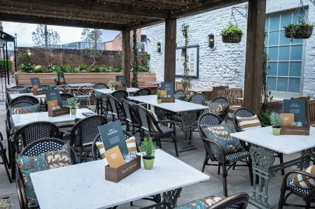 Dog and Partridge by Greene King Inns Отели в г. Бери Сент-Эдмундс