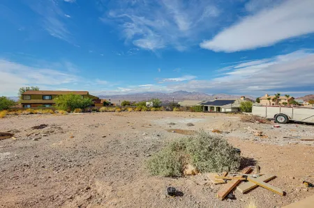 7 Mi to Golf: Mtn-view Retreat in Bullhead City