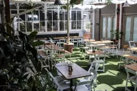 Oscars Hotel and Cafe Bar - breakfast