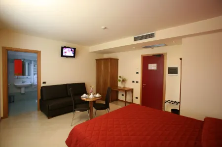 Hotel 5 VIE Отели в г. Ронкола