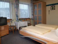 Pension "Dorfkrug" Hotels in Elkeringhausen