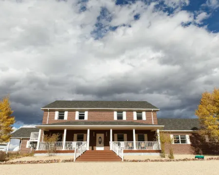 Lamp Post Lodge Hotels in Custer County